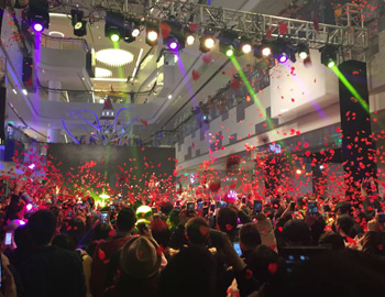 【JFC品尚中心】花瓣雨跨年掀全城热潮